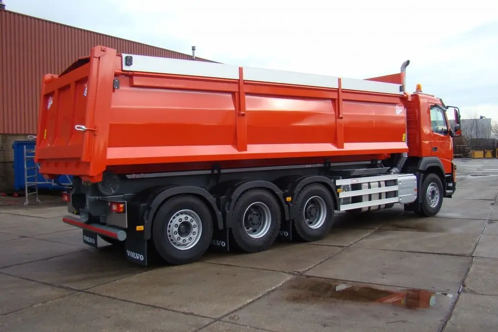 Putman-Afvalinz-en-Logistiek-BV-Volvo-8x4-met-40 tons-VDL-haakarm-en-container-2-stuks-3
