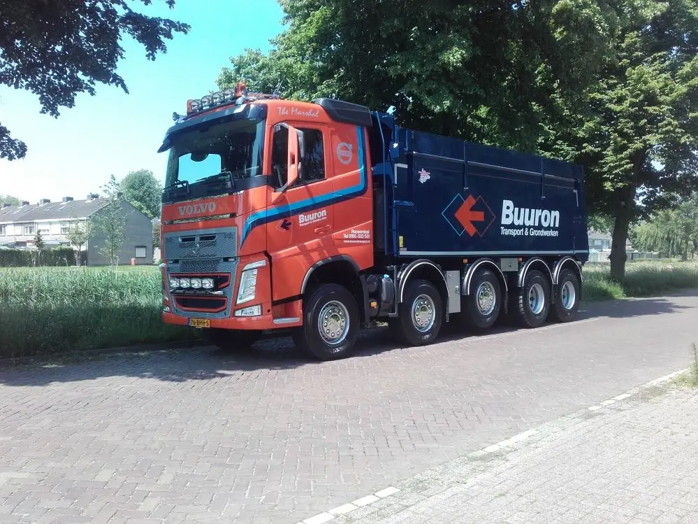 Buuron-BV-Achterover-asfaltkipper-op-Volvo-10x4-1