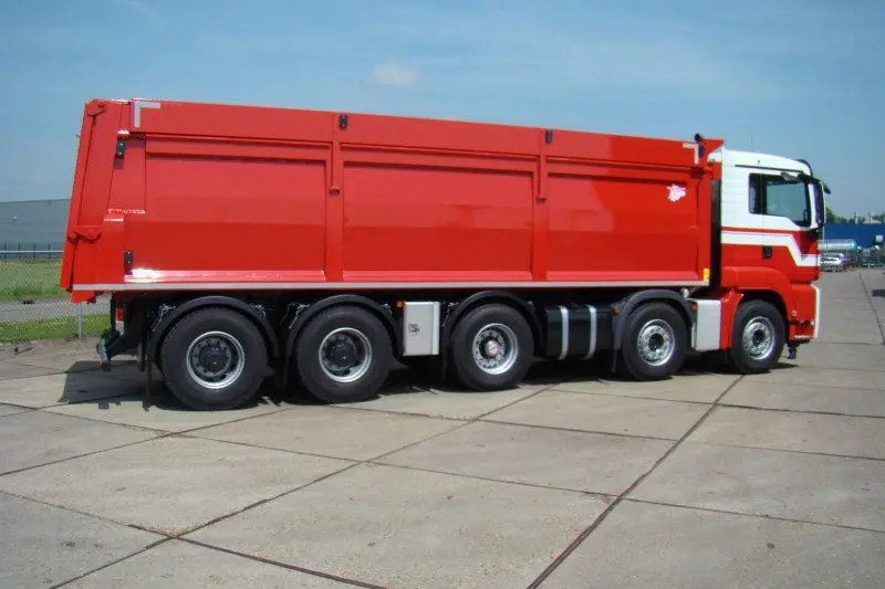 Helmer-Transport=BV-MAN-10x4-met-achterover-asfaltkipper-3