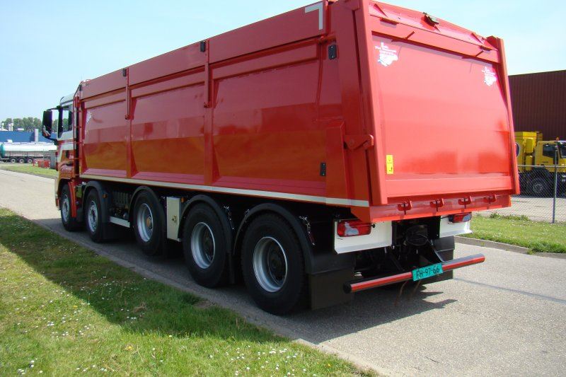Helmer-Transport=BV-MAN-10x4-met-achterover-asfaltkipper-4