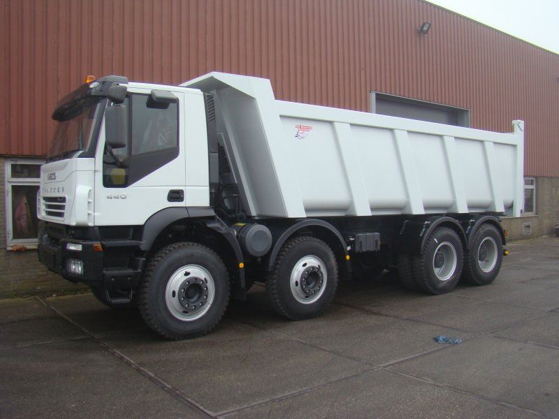 Iveco-8x4-PK-Trucks-2