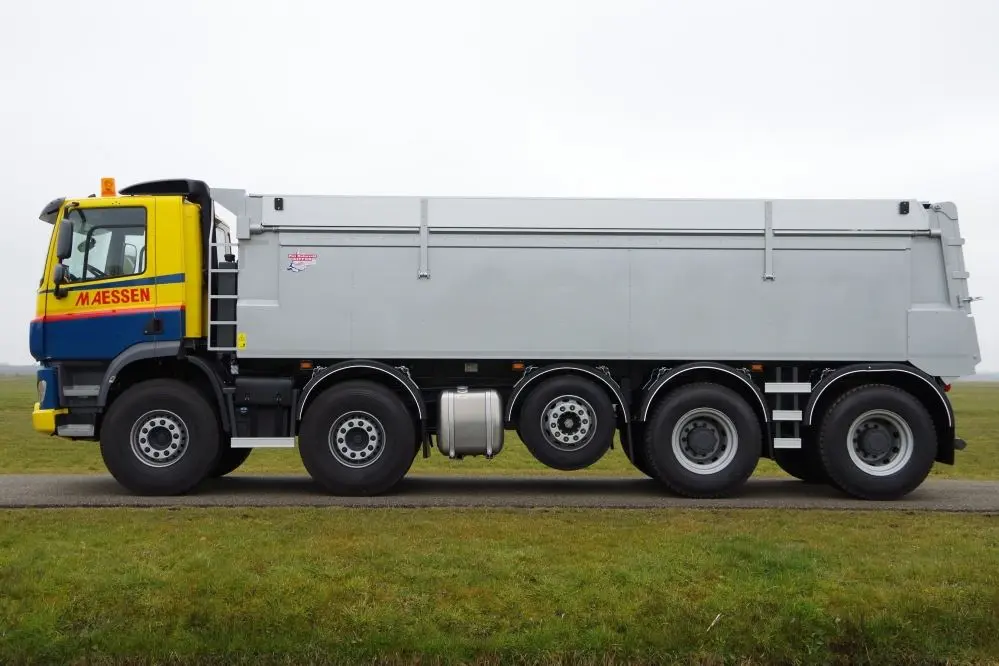 Maessen-Recycling-BV-Venray-Daf-10x4-met-achterover-asfalt-kipper-3