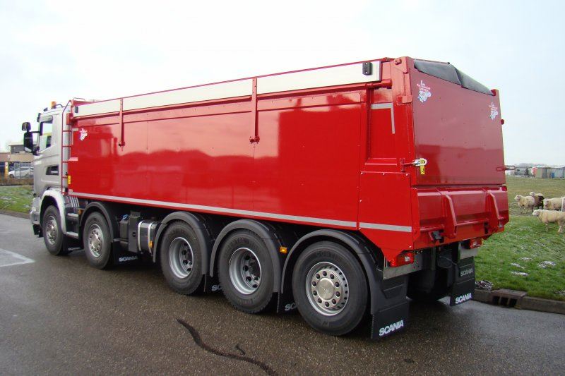 Mus-Transport-BV-Scania-10x4-met-Achterover-asfalt-kipper-4