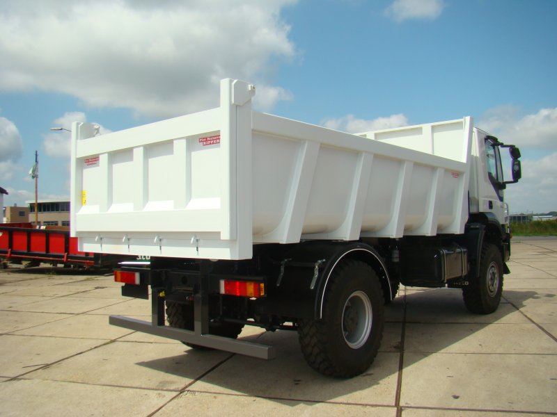 PK-Trucks-Iveco-4x4-Export-Achteroverkipper-2