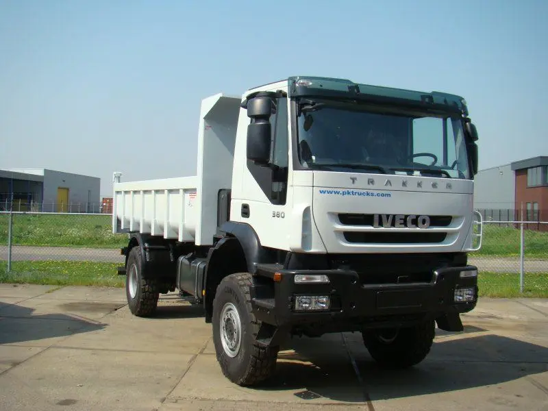 PK-Trucks-Iveco-4x4-export-3
