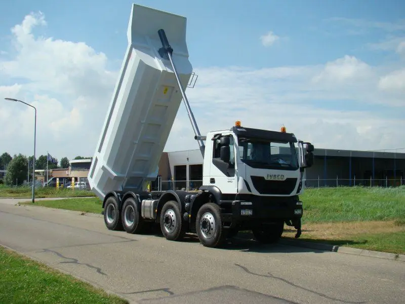 PK-Trucks-Iveco-8x4-rock-body-3 stuks-2