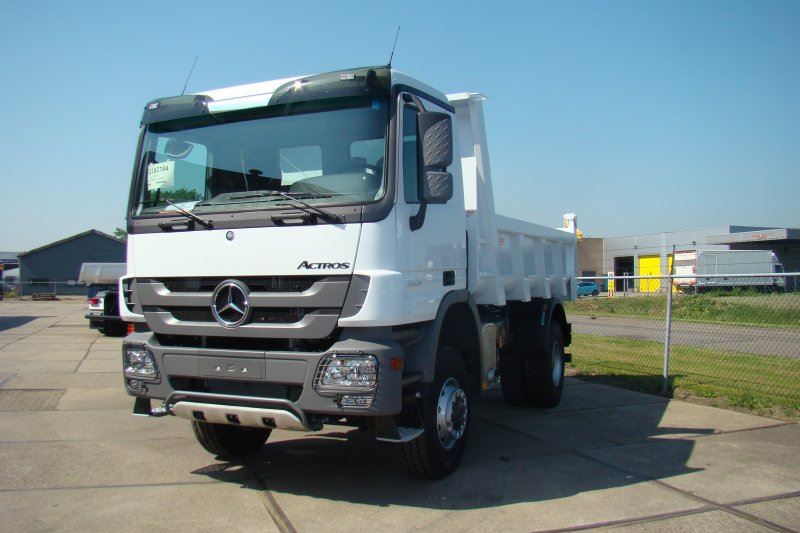 PK-Trucks-Mercedes-4x4-8-5-m3-2-stuks-3