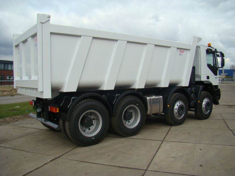 PK-Trucks-Moerdijk-Iveco-8x4-Export-2