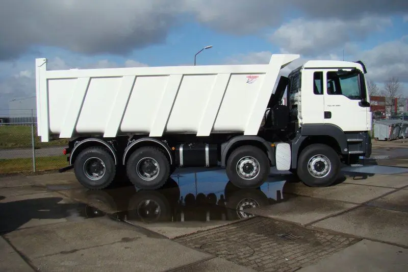 PK-Trucks-Moerdijk-MAN-8x4-met-22m3-achterover-kipper-4-stuks-2