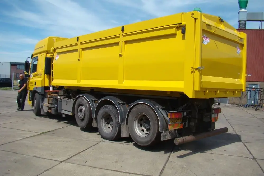 Van-Nierop-BV-Container-met-hydro-kap-voor-haakarm-4